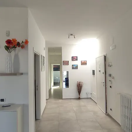 Seagull Sea & Airport * Bari