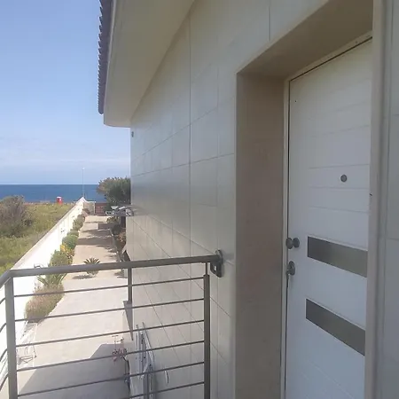 Seagull Sea & Airport Apartment *