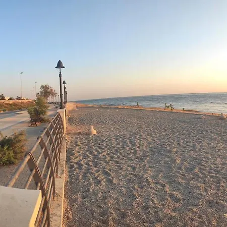 Seagull Sea & Airport דירה *