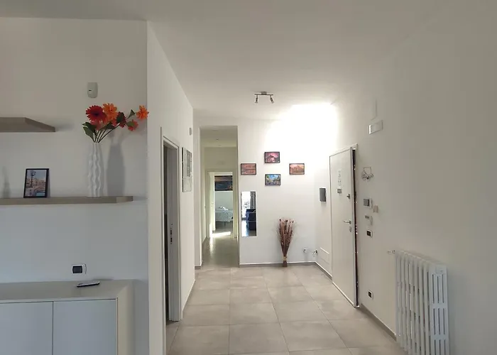 Seagull Sea & Airport * Bari