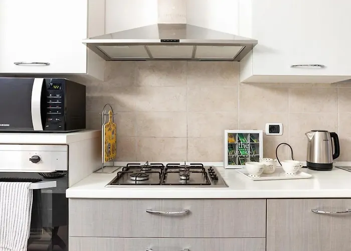 Seagull Sea & Airport Apartment